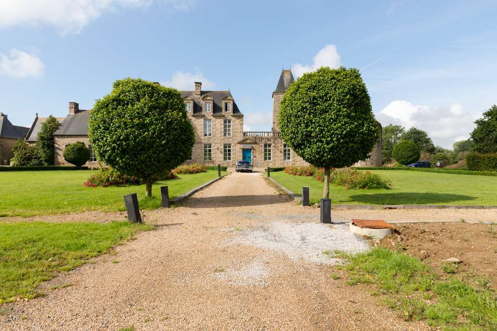 Chateau Du Bois-Guy Golf Parigné Exterior foto